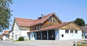 Gemeindehaus mit Feuerwehr und Vereinen